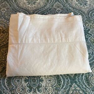 Wamsutta Dream Zone queen flat sheet with Hemstitch Detail